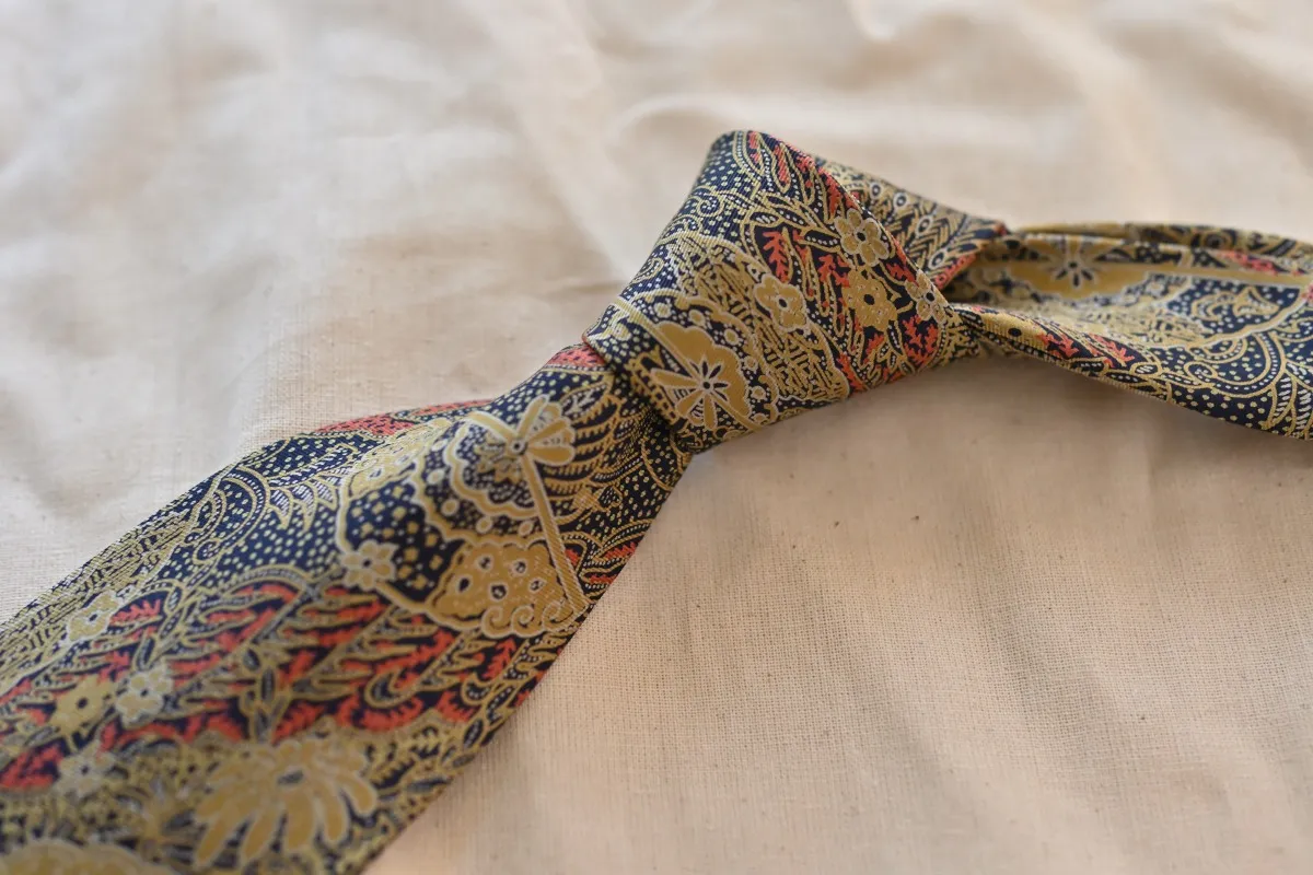 ネクタイに合うシャツ・合わないシャツとは?